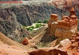 Иностранным туристам открыли свободный доступ на Шымбулак и Чарынский каньон