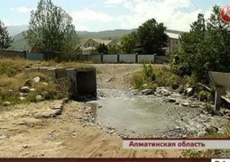 Чиновники запретили сельчанам строить мост в Алматинской области