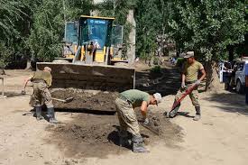 Солдат, участвовавших при расчистке последствий селя, чествовали в Алматы 