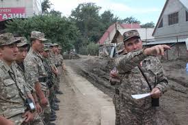 Солдат, участвовавших при расчистке последствий селя, чествовали в Алматы 
