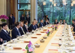 Нурсултан Назарбаев встретился с представителями деловых и финансовых кругов КНР