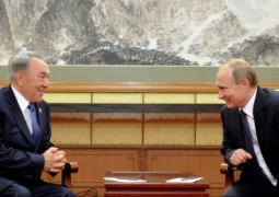 Нурсултан Назарбаев и Владимир Путин провели встречу в КНР