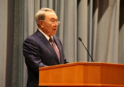 Нурсултан Назарбаев выразил благодарность правительству Китая за увековечение памяти погибших казахстанцев на китайской земле