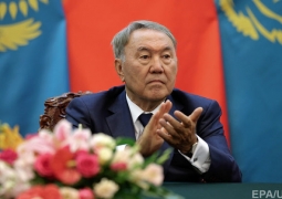 Нурсултан Назарбаев поздравил соотечественников с Днем семьи