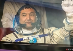 Айдын Айымбетов: я очень счастлив представлять Казахстан в международном экипаже МКС