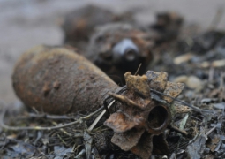 25 ржавых снарядов найдено в заброшенном здании в ЮКО