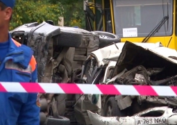 Трамвай протаранил 14 машин в Алматы, пять пострадавших госпитализированы (ВИДЕО)