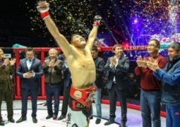 Бейбит Назаров защитил титул чемпиона мира по версии «Kunlunfight», нокаутировав соперника на 1 минуте боя (ВИДЕО)