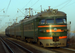 Поезд сбил беременную девушку в Алматы