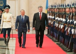 Встреча Нурсултана Назарбаева с Петром Порошенко проходит в Астане
