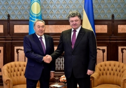 Нурсултан Назарбаев и Петр Порошенко обсудили пути укрепления сотрудничества между странами
