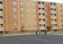 Сергей Кулагин вручил ключи от новых квартир 52 семьям, пострадавшим от паводка в Акмолинской области