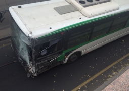 Автобус с пассажирами протаранил стену в Астане