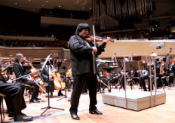 Скрипач-виртуоз Марат Бисенгалиев дал сольный концерт в Берлине