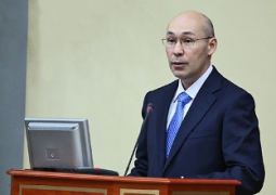 Триллион тенге пенсионных накоплений казахстанцев пойдут на поддержание экономики в 2016 году, - Кайрат Келимбетов