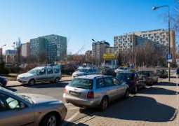 Алматинские водители не будут платить за парковку вдоль тротуаров