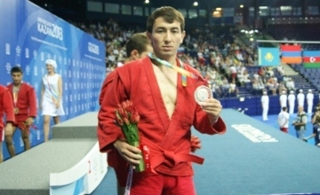 Беймбет Канжанов стал чемпионом мира по самбо