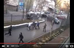 Парни похитили невесту у дверей колледжа в Алматы, полиция объявила план "Перехват" (ВИДЕО)