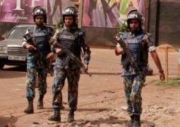 Преступники взяли в заложники 170 человек в отеле в столице Мали