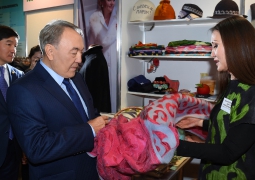 Нурсултан Назарбаев призвал покупать отечественные товары