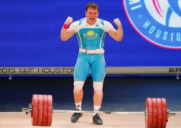 Александр Зайчиков завоевал «золото» на ЧМ по тяжелой атлетике в США