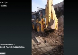 Власти Алматы снесли незаконно построенный жилой комплекс