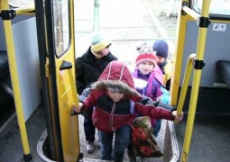 Атырауские школьники не будут платить за проезд в автобусах