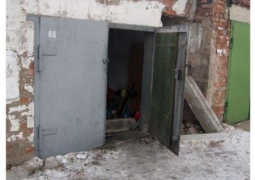 Парень разобрал стену гаража и похитил 15 млн тенге в Актобе