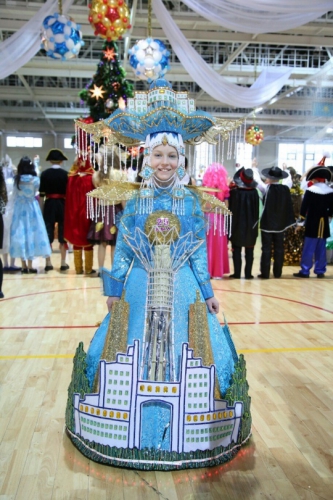 Девочка в образе Королевы Независимости произвела фурор на Президентской елке (ВИДЕО)