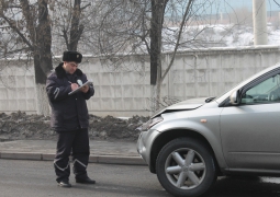 Девушка на Nissan Murano насмерть сбила полицейского в Восточном Казахстане