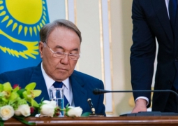 Нурсултан Назарбаев подписал документ о получении Казахстаном кредита в миллиард долларов