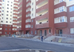 "Доступное жилье": Дома алматинского ЖК "Жас Канат" признаны непригодными для проживания 