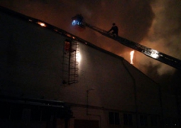 Сложнейший пожар на промобъекте Павлодара тушили в течении 4-х часов 