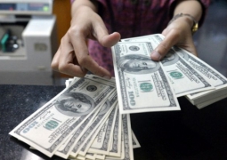 Средневзвешенный курс доллара на KASE составил 359,3 тенге 