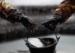 Цена на нефть Brent упала ниже $28 за баррель после снятия санкций с Ирана