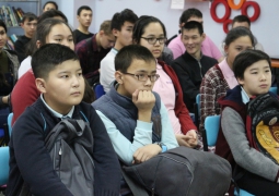 Блогеры обучают молодежь общению в соцсетях в Восточном Казахстане 