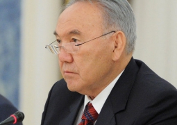 Дальнейшее поддержание курса тенге привело бы к обеднению казахстанцев, - Нурсултан Назарбаев