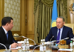 Нурсултан Назарбаев провел встречу с с директором СВР РК