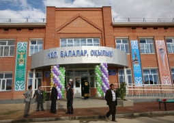 Для ликвидации аварийных школ и "трехсменки" в Казахстане осталось построить 42 школы