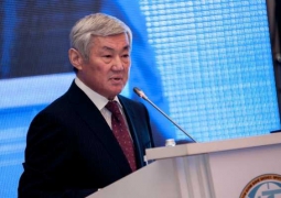 Бердыбек Сапарбаев раскритиковал работу СМИ, которые "лишь хвалят акима"