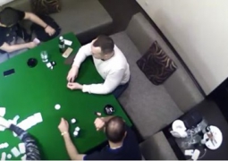 СМИ: Сын главы МВД Украины проиграл в казино сумку денег (ВИДЕО)