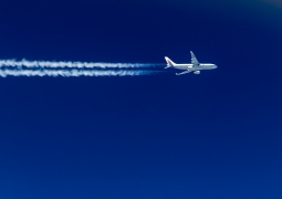 Пассажирский самолет пропал в небе над Непалом 