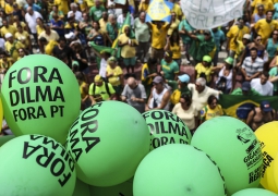 В Бразилии рекордное число протестующих требует отставки президента