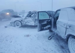 17 автомобилей столкнулись на трассе в Карагандинской области (ВИДЕО)