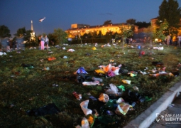 42 тонны мусора оставили актауцы на набережной в Наурыз