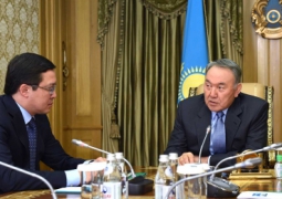 Нурсултан Назарбаев: Хранить средства в тенге выгоднее