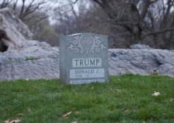 Дональда Трампа в шутку похоронили в Нью-Йорке