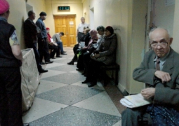 Мужчина умер, дожидаясь своей очереди в поликлинике Темиртау