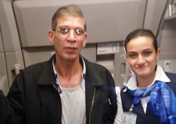  Стюардесса угнанного самолета EgyptAir тоже сделала селфи с террористом