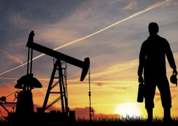 Цены на нефть медленно растут